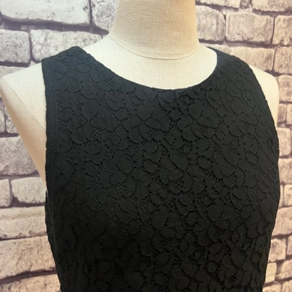 Banana Republic Black Lace Fully Lined Sleeveless Blouse Size Medium - Picture 2 of 7